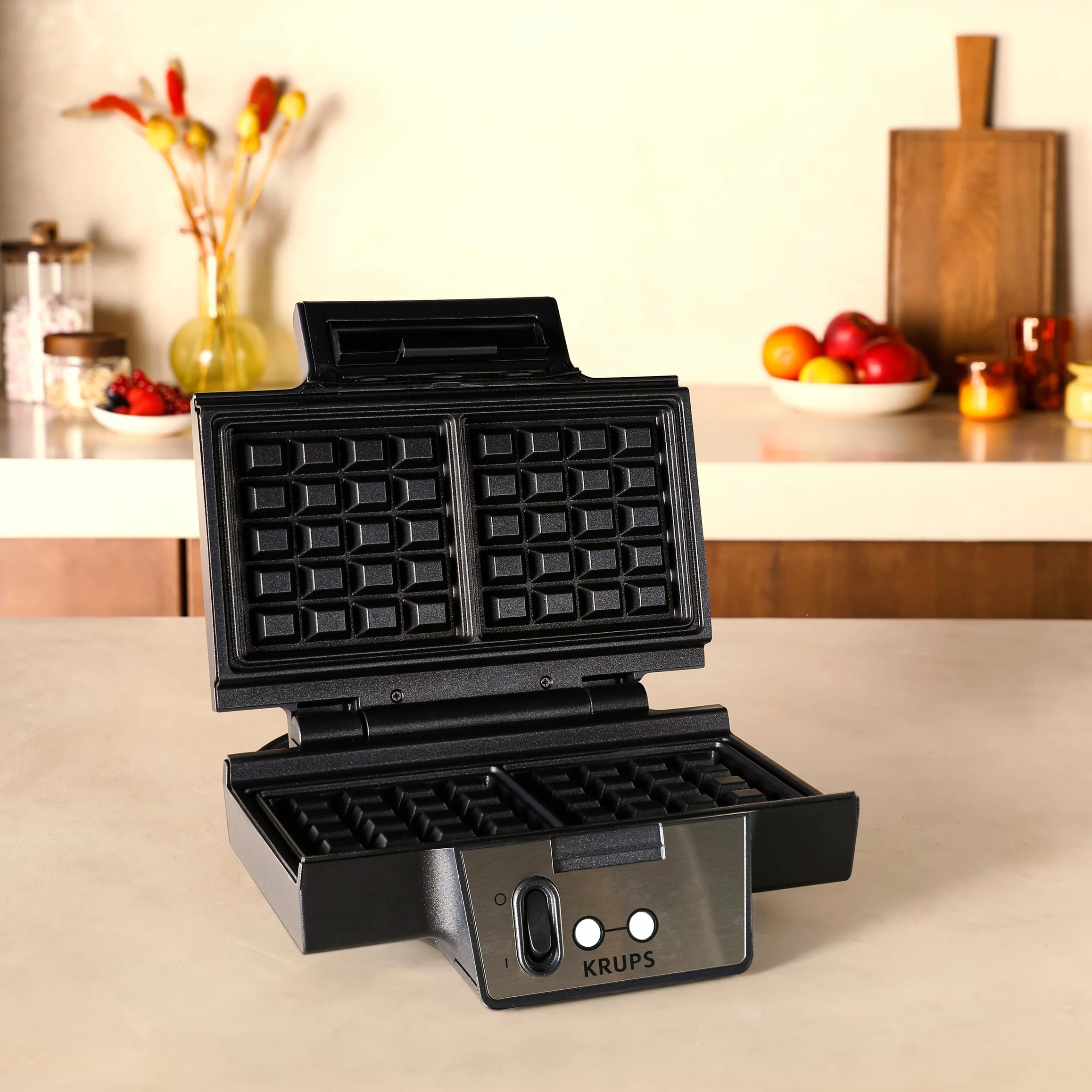 Krups FDK261 Iconic Gofrownica, moc 850 W, płyty nieprzywierające z powłoką ceramiczną, ikoniczne wzornictwo, pionowe przechowywanie, przyjazny dla użytkownika, srebrny/czarny