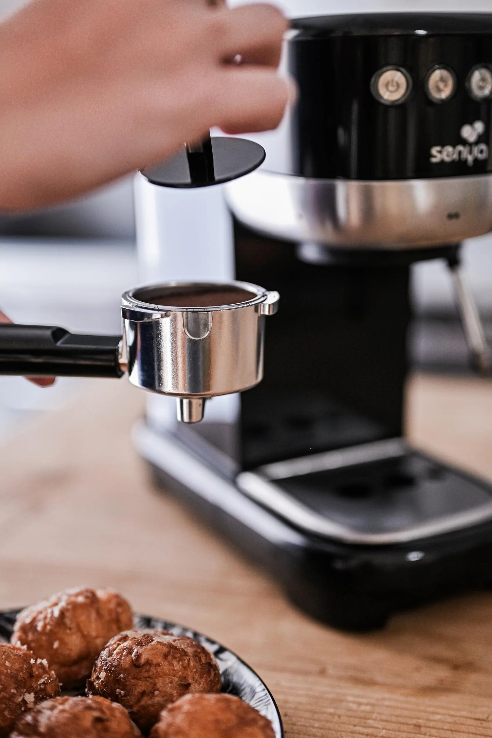 Senya Tasty Coffee ekspres do kawy 20 barów, ekspres do kawy espresso i cappuccino 1300 W, Thermoblock, spieniacz mleka, automatyczne wyłączanie