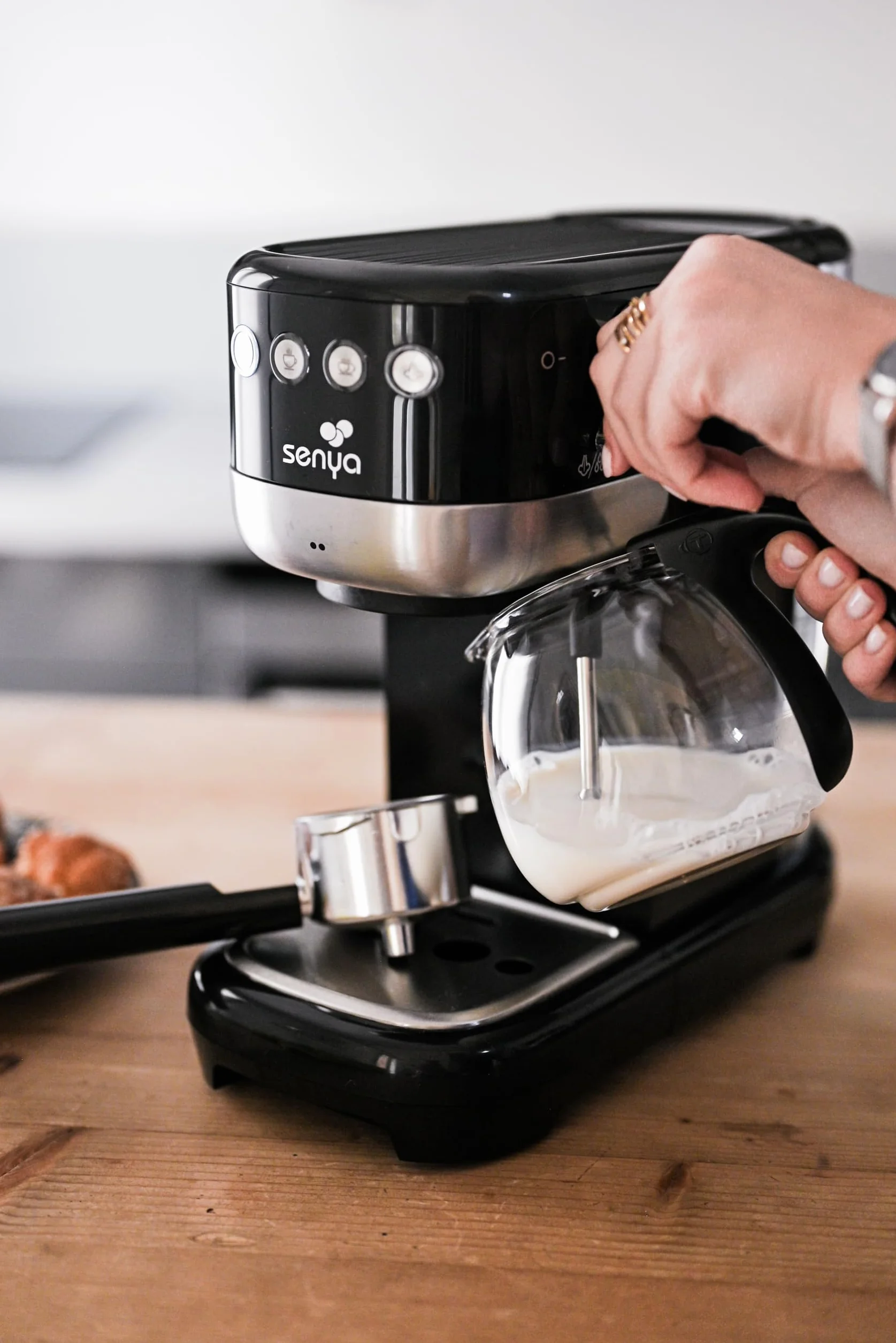 Senya Tasty Coffee ekspres do kawy 20 barów, ekspres do kawy espresso i cappuccino 1300 W, Thermoblock, spieniacz mleka, automatyczne wyłączanie