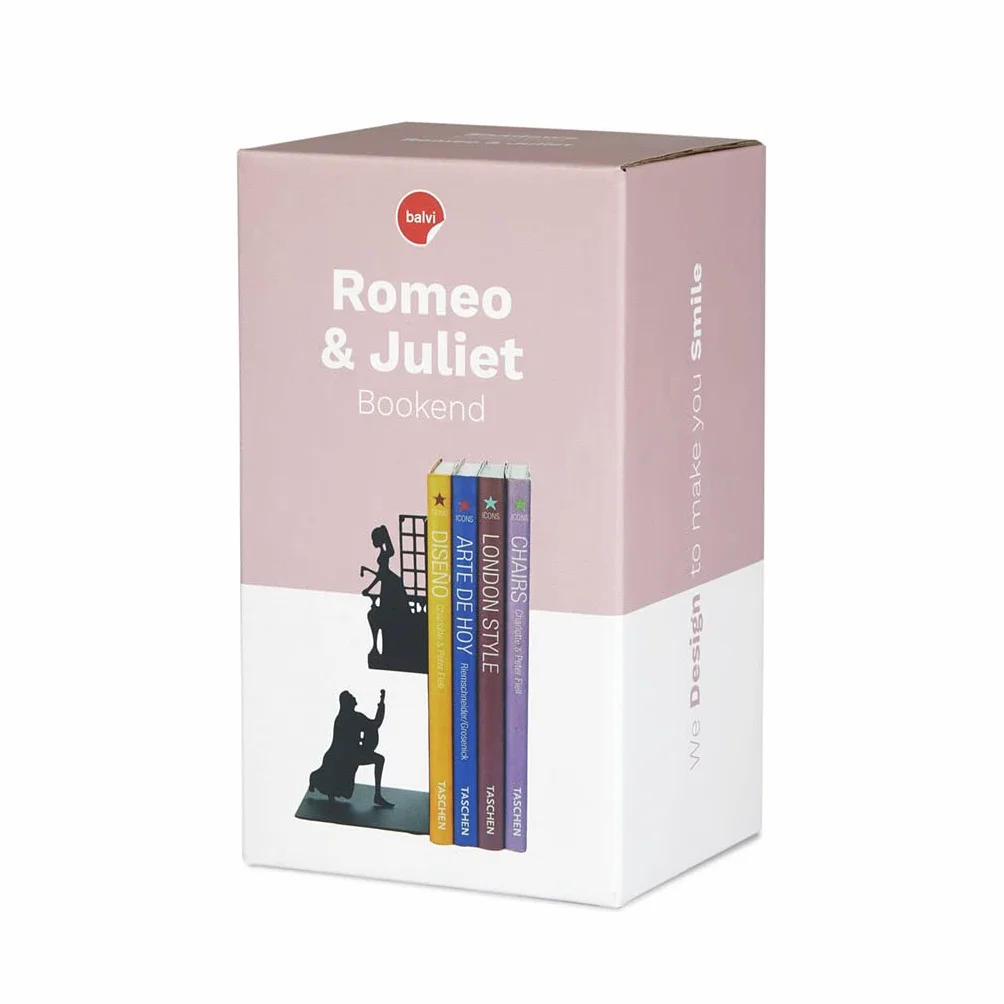 balvi - Podpórka do książek Romeo & Juliet z metalu. Inspirowana w pracowni Shakespeares.