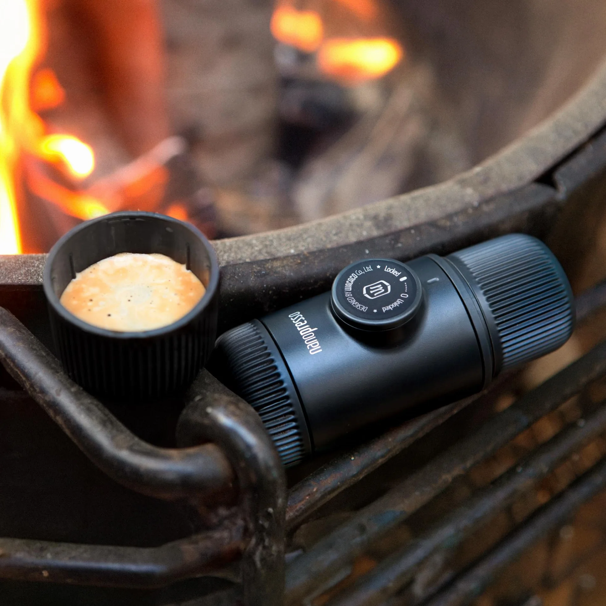 WACACO Nanopresso przenośny ekspres do espresso, ulepszona wersja minipresso, ciśnienie 18 barów, mały podróżny ekspres do kawy, obsługiwany ręcznie, kompatybilny z mieloną kawą, Szary