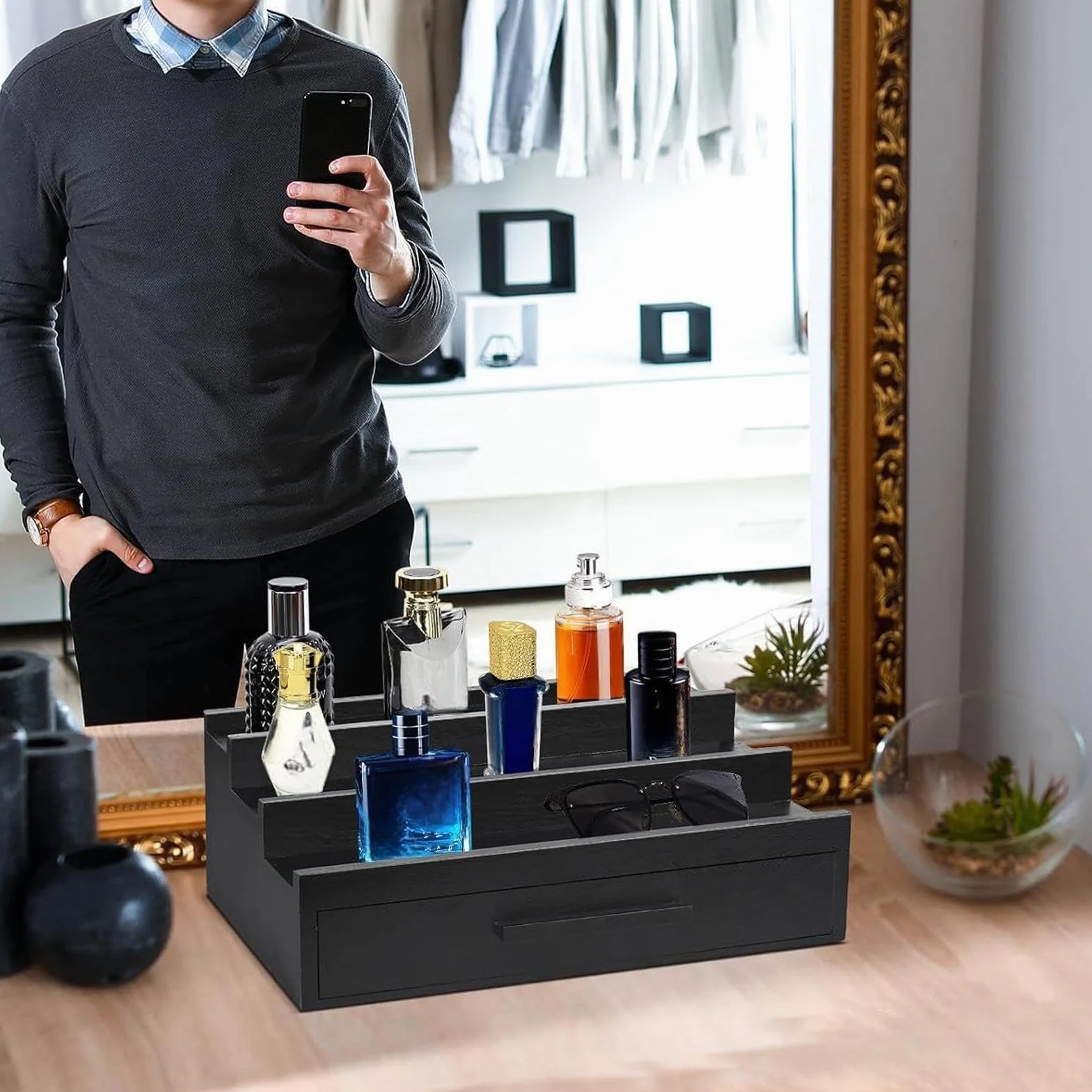 Organizer na perfumy, stojak na perfumy, trójwarstwowy stojak na perfumy, drewniany stojak na perfumy, czarny organizer na perfumy z szufladami na zegarki, pokój