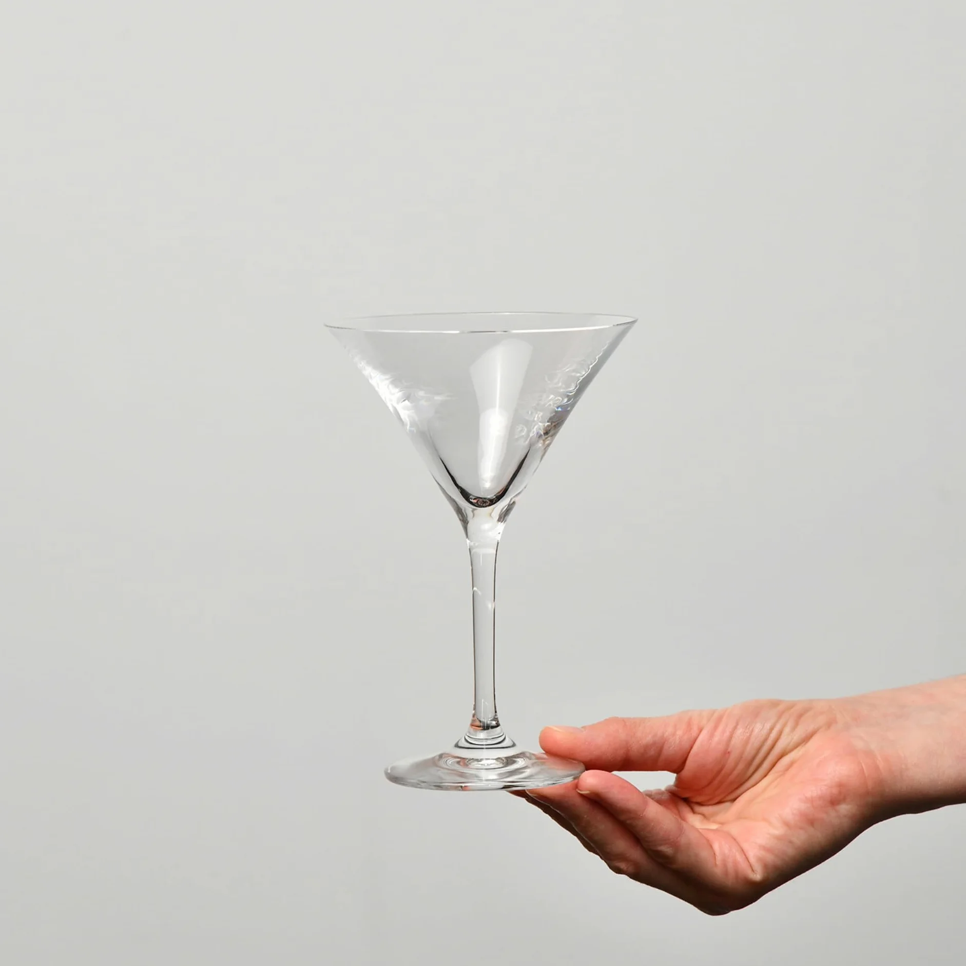 KROSNO Kieliszki do Martini i Innych Koktajli | Zestaw 6 Kieliszków | 240 Ml | Kolekcja Avant Garde | Idealne do Domu, Restauracji i na Przyjęcia | Można Myć w Zmywarce