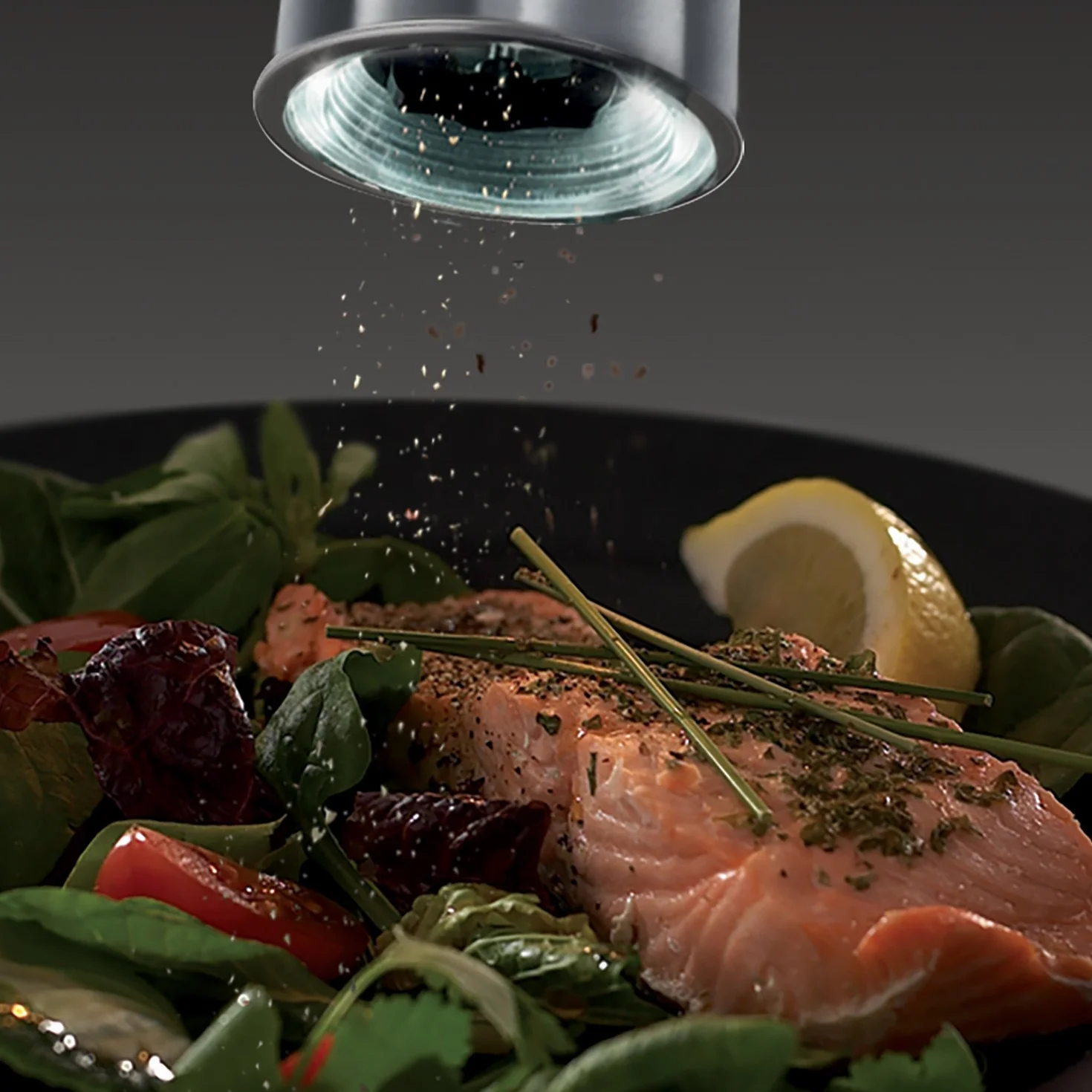 Russell Hobbs młynek do pieprzu i soli, młynek ceramiczny, regulacja stopnia mielenia od drobnego do grubego, oświetlenie LED, zasilanie bateryjne, 2 pokrywy dolne 23460-56