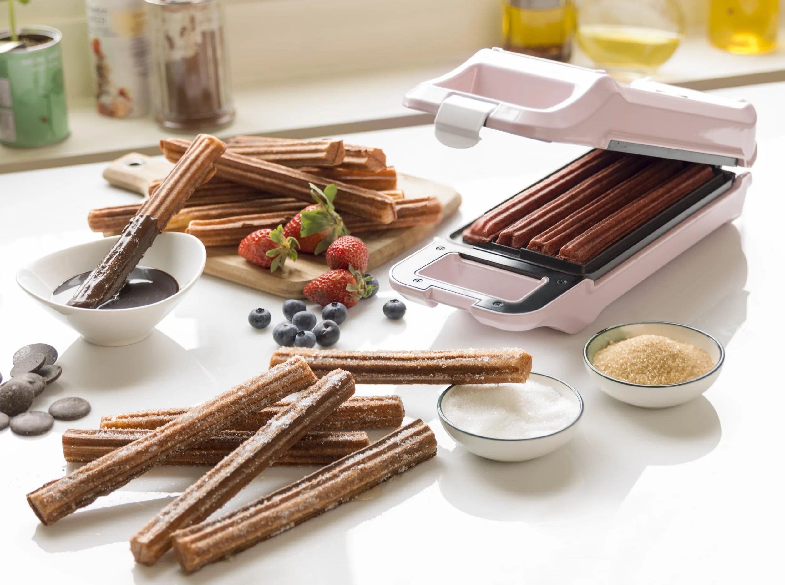Bestron Churros Maker, gofrownica na maks. 4 churros, maszyna churros w stylu Sweet Dreams, 700 W, kolor: różowy